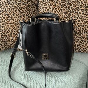 🌲 Christmas Special 🌲🌲Dooney & Bourke Black Leather Shoulder Bag